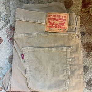 LEVI'S
Men's 512™ Slim-Tapered Fit Corduroy Jeans. W 36 L 32 BRAND NEW